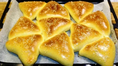 Пишні, як хмарки, пиріжки з капустою: мій ідеальний рецепт, після якого інші вже не захочеться