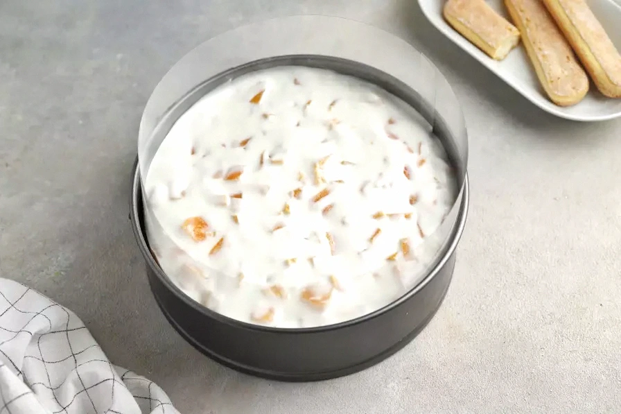 Розріз зачаровує. Сирний тортик з консервованими персиками за 20 хв