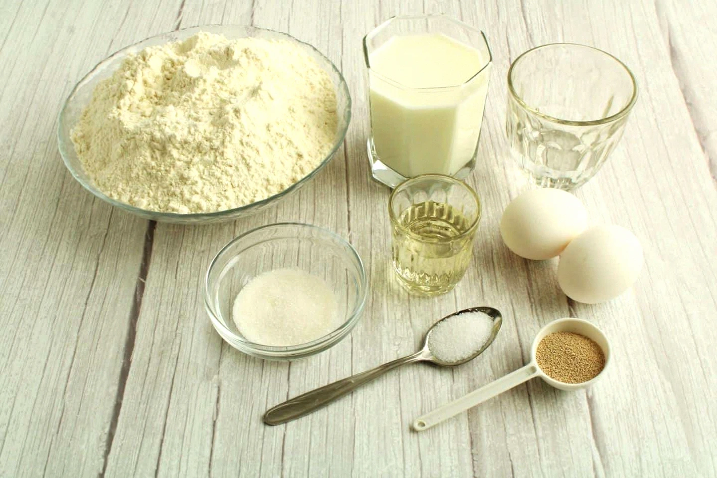 Пишні, смачні, ароматні з доступних продуктів! Дріжджові пиріжки із зеленою цибулею та яйцем у духовці