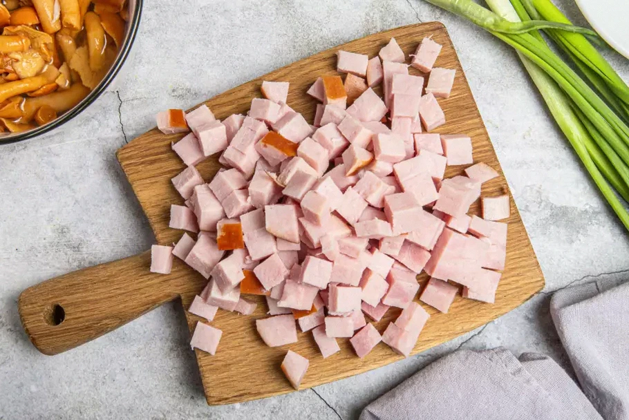 Наулюбленішим салат мого чоловіка. Салат з маринованими грибочками