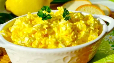 Та сама родинна намазка, яку нині майже забули: з найпростіших продуктів і зникає першою зі столу