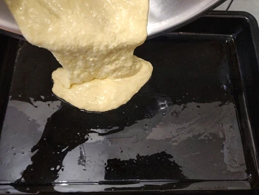 Домашня піца на кефірі 'Селянська'. Швидкий рецепт зі звичайних продуктів за півгодини