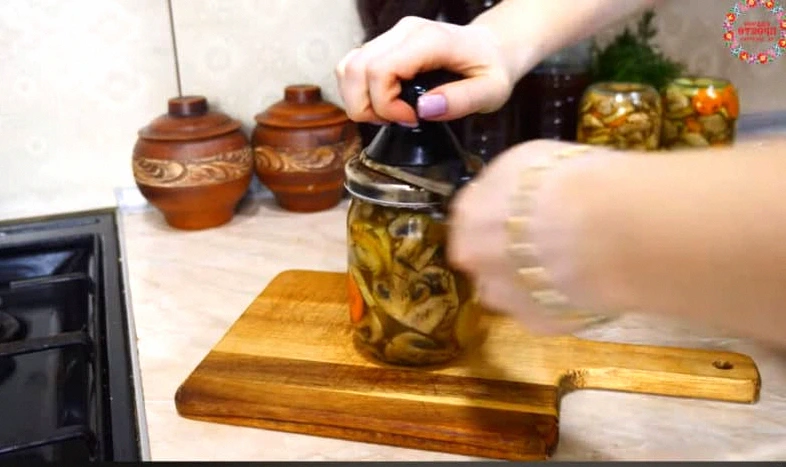 Готує Маруся! Всі просять її рецепт! Кабачки з грибами на зиму