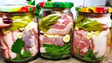 Шок! Як приготувати сало в розсолі, що смакує, як шашлик: швидка закуска, яка підкорить ваше серце!