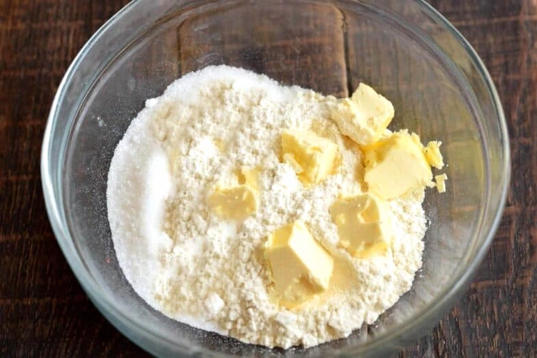 З простих продуктів, які завжди є під рукою. Домашнє печиво на кефірі за 10 хвилин