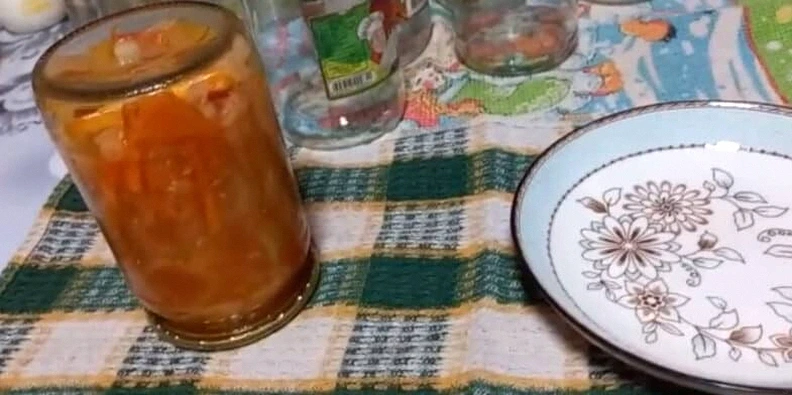 Кожну зиму готую тазіками салат “Дніпровський”. Такий добрий, що і 50 банок мало