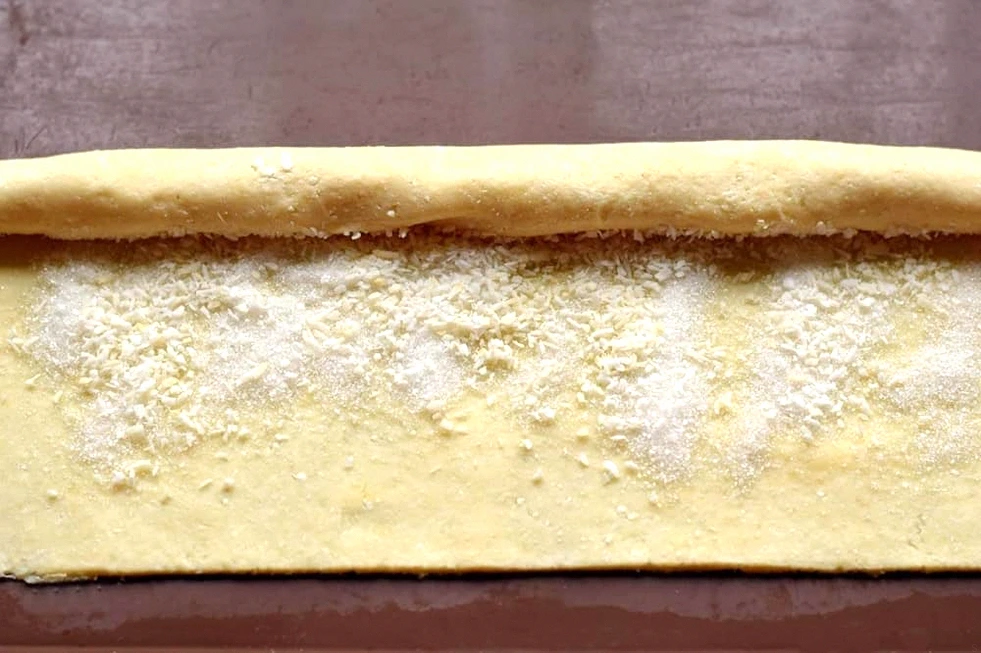 За 15 хв і з доступних продуктів. Смакота до чаю. Сирне печиво з кокосовою начинкою