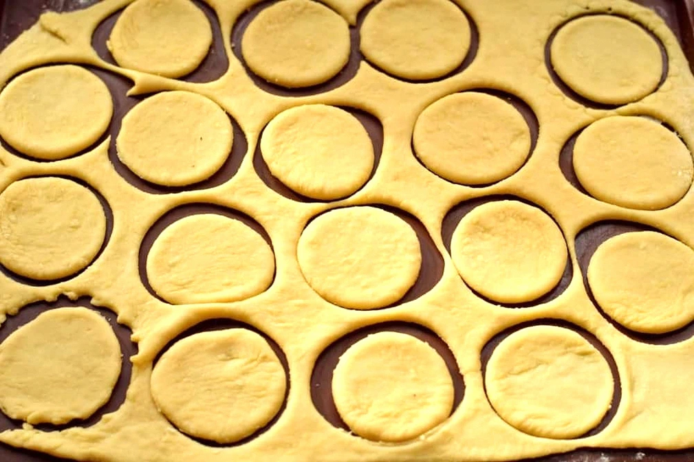 Мінімум продуктів і часу. Ці трубочки на кефірі мої домашні розмітають за секунду