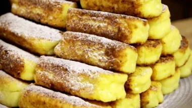 Секретний рецепт “з 90-х”, який підкорив мою сім’ю: смаколики на сковороді за 2 хвилини до чаю!