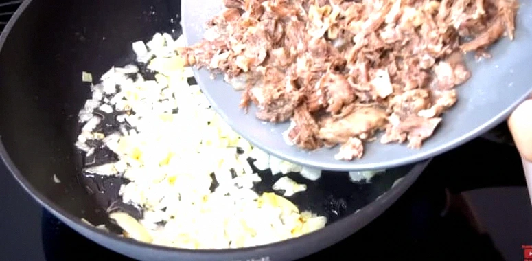Макарони по-дідівськи. Дуже смачний і бюджетний варіант вечері. Рецепт мого дідуся