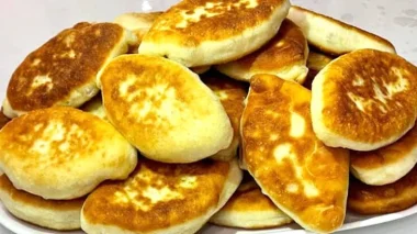 “Неможливо зупинитися: магічні пиріжки, які тато з’їдає за один вечір! Легке тісто, схоже на пух!”