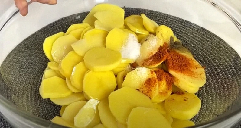 Ось як потрібно готувати картоплю! Така смачна, що можна їсти і без м’яса, і без салату