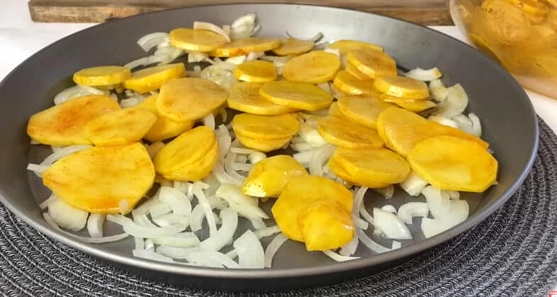 Ось як потрібно готувати картоплю! Така смачна, що можна їсти і без м’яса, і без салату