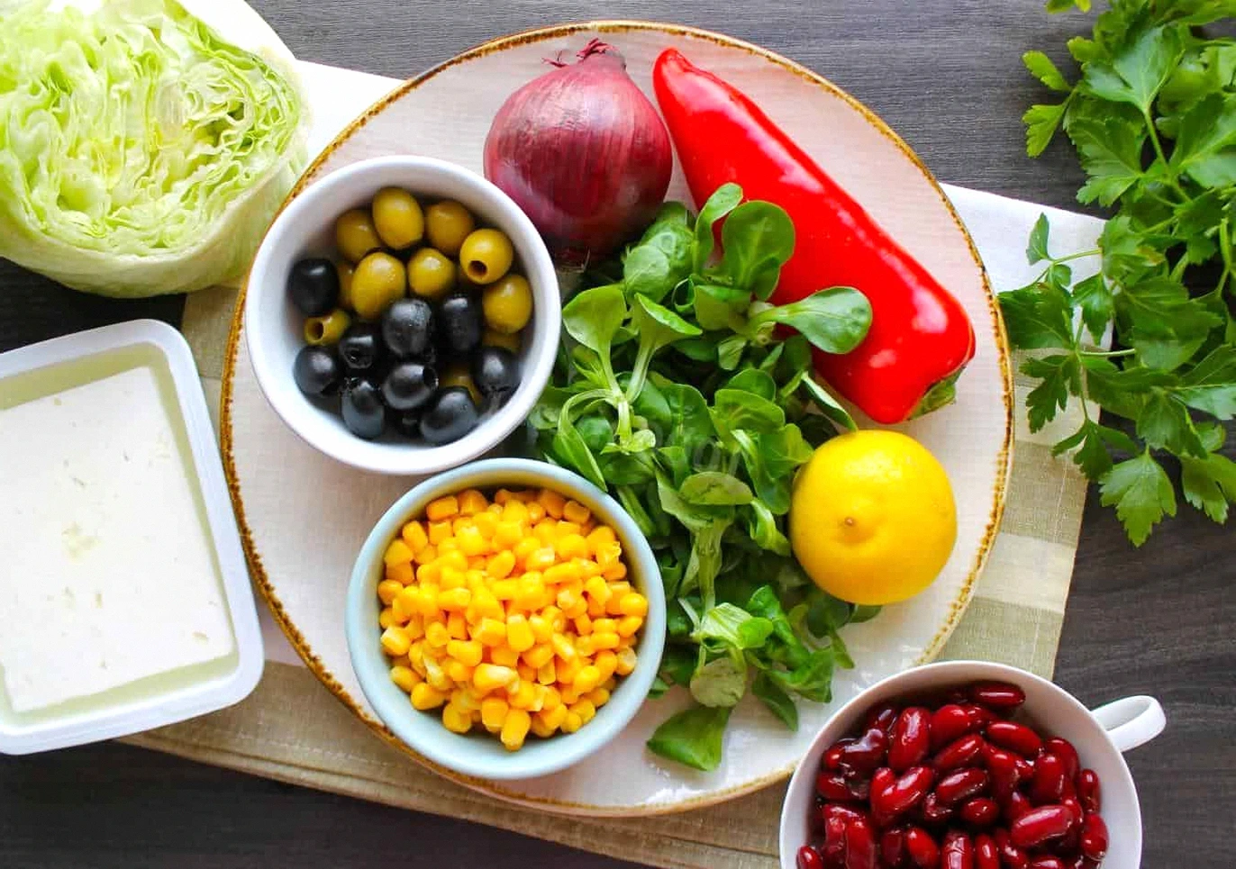 Багатий на вигляд і смак. З самих простих і доступних продуктів