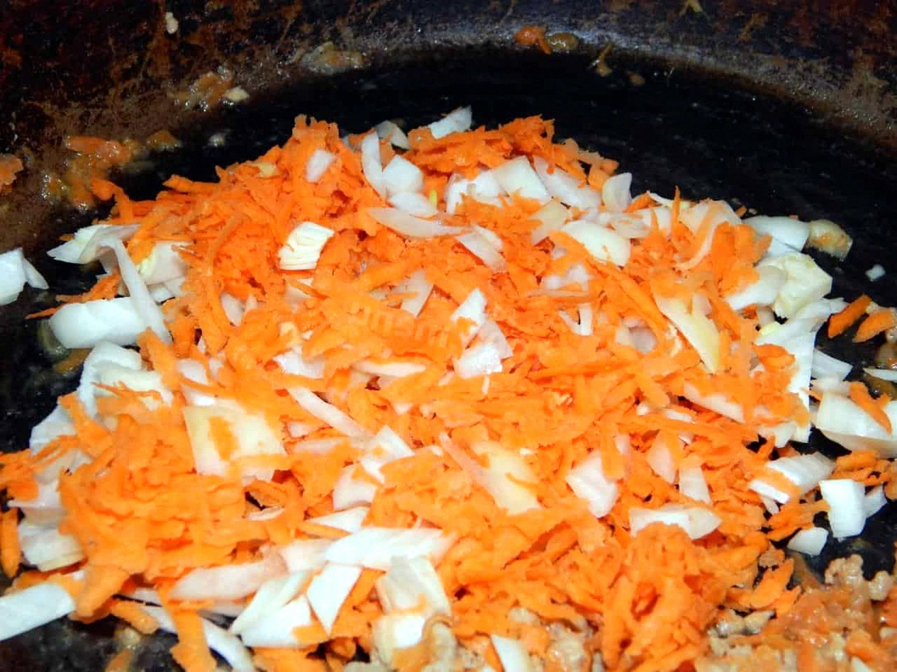 Готую круглий рік і продукти завжди під рукою. Простий, ситний та смачний салат