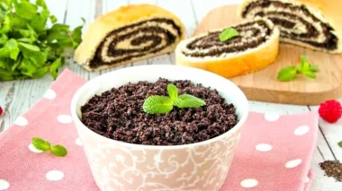 Ця макова начинка для рулета підкорює з першого шматочка — всього 3 інгредієнти