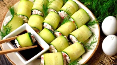 Хочеш суші без переплат? Огіркові роли з крабовими паличками — ідеальна заміна дорогим ролам