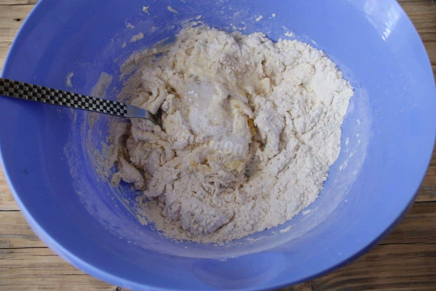 Хрусткі зовні та соковиті всередині. Чебуреки з м’ясом на сковороді