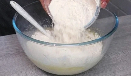 Тут дуже багато начинки! Булочки з маком із повітряного тіста