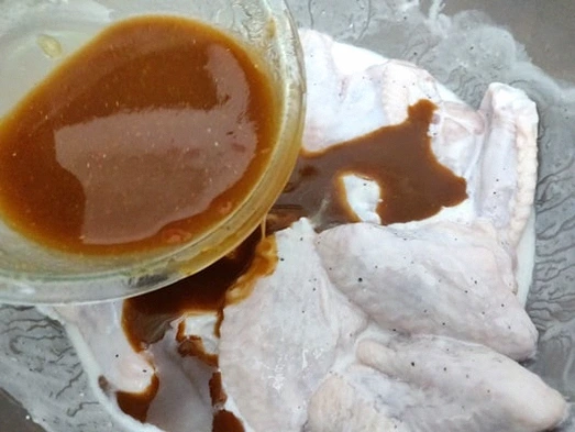Смачніші за шашлик! Курячі крильця запечені в духовці з медом