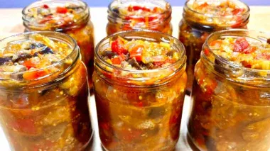 Салат із баклажанів по‑грузинськи на зиму: закуска, що зникає першою зі столу — просто й нереально смачно