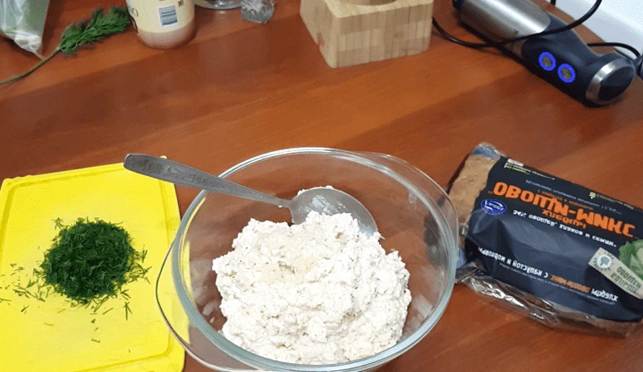 Незрівнянна намазка на хліб за 3 хвилини. Ніхто не може зрозуміти, що туди входить