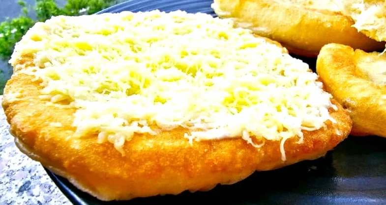 Закарпатський лангош з ідеальним тістом: рецепт від закарпатської господині, що завжди вдається
