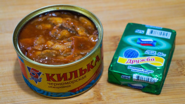 Перетворюю кільки в томатному соусі на улюблену страву родини