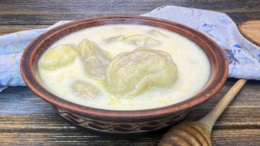 Молочний суп з галушками як у бабусі смачна і ніжна українська страва