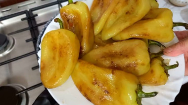 Солодкий перець у заливці який смакує як святкова закуска